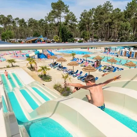 Mh203 3chambres Dont Parentale Et 2 Salles De Bain Dans 4 Etoiles Campingplads